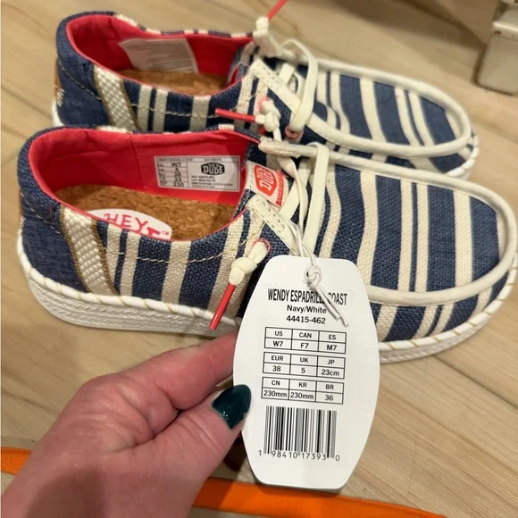 Hey Dude Women’s  Striped Blue Shoes - Picture 4 of 4